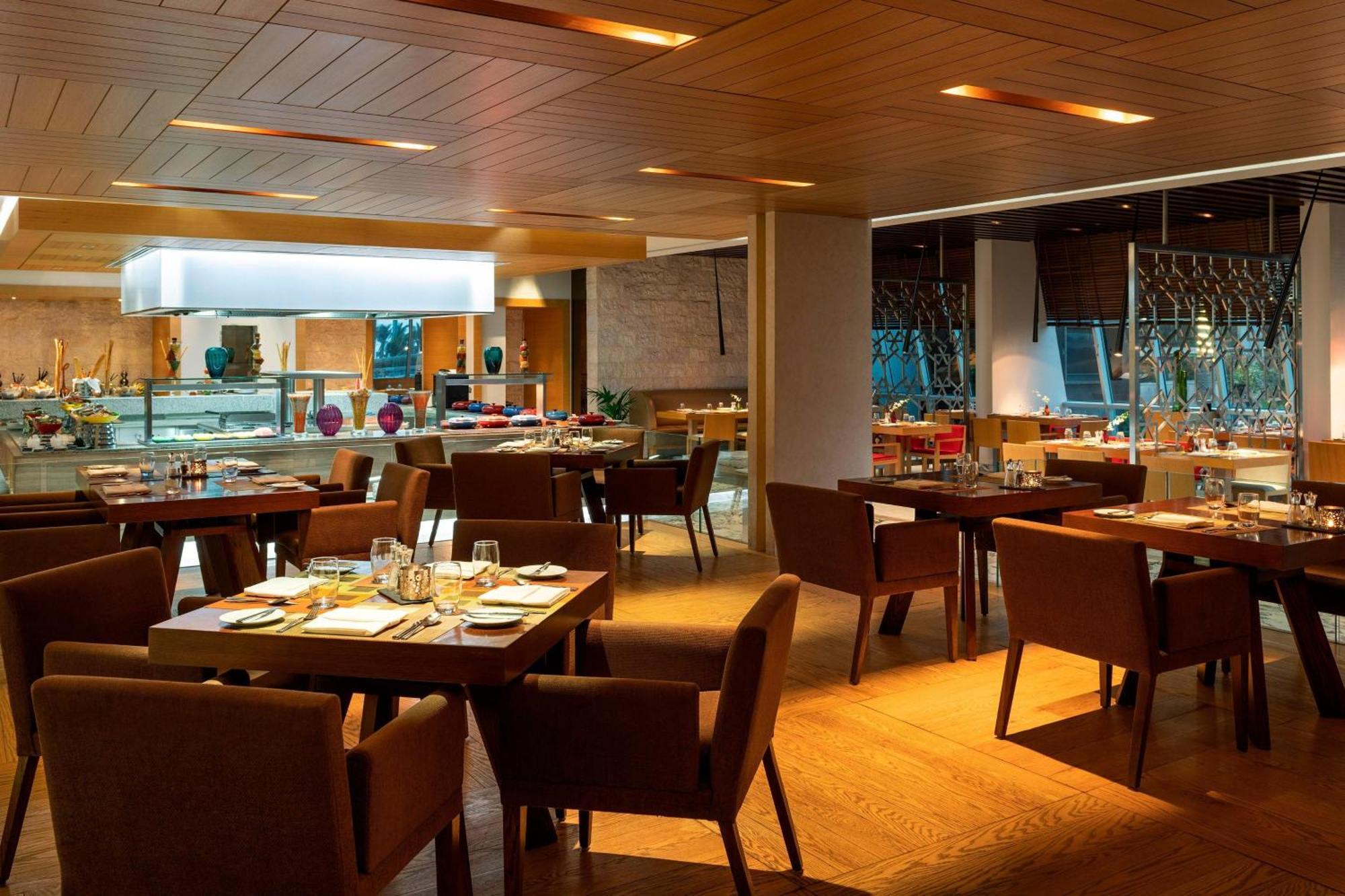 Sheraton Jeddah Hotel - Saudi Brothers Commercial Company Branch Exterior foto The restaurant