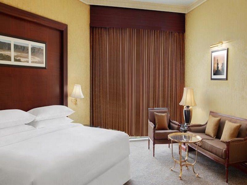 Sheraton Jeddah Hotel - Saudi Brothers Commercial Company Branch Exterior foto Deluxe room
